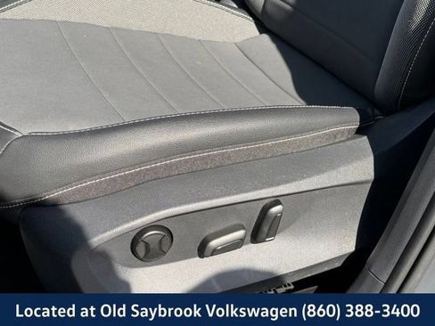 Certified 2023 Volkswagen Taos SE w/ Panoramic Sunroof Package AWD/4WD image 31
