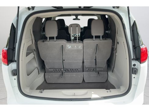 Used 2019 Chrysler Pacifica LX FWD image 14