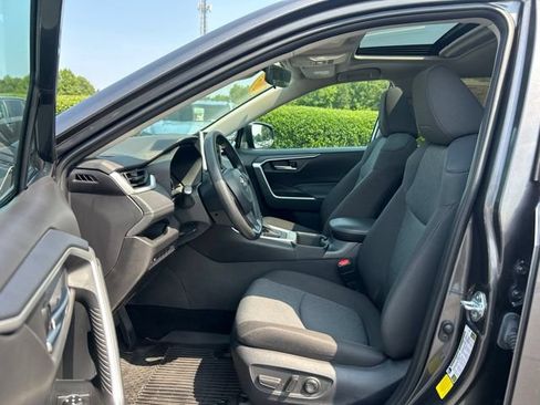 Used 2025 Toyota RAV4 XLE w/ Convenience Package FWD image 17