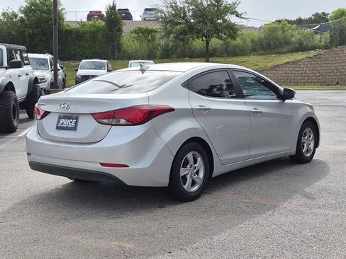 Used 2014 Hyundai Elantra SE FWD image 5