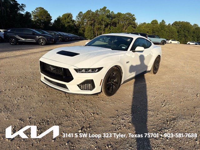 Used 2024 Ford Mustang GT RWD image 3