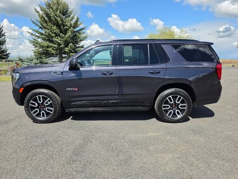 Used 2023 GMC Yukon AT4 w/ Technology Package AWD/4WD image 9