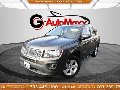 Used 2017 Jeep Compass Latitude image 1