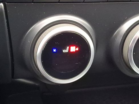 Used 2020 Jaguar E-PACE SE image 25