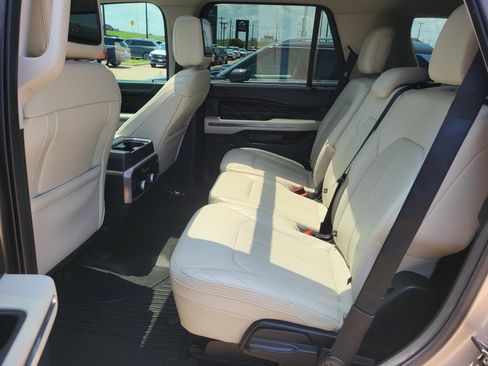 Used 2020 Ford Expedition Platinum AWD/4WD image 14