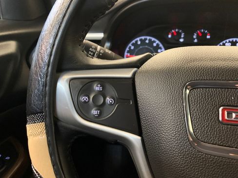 Used 2018 GMC Acadia SLE AWD/4WD image 21