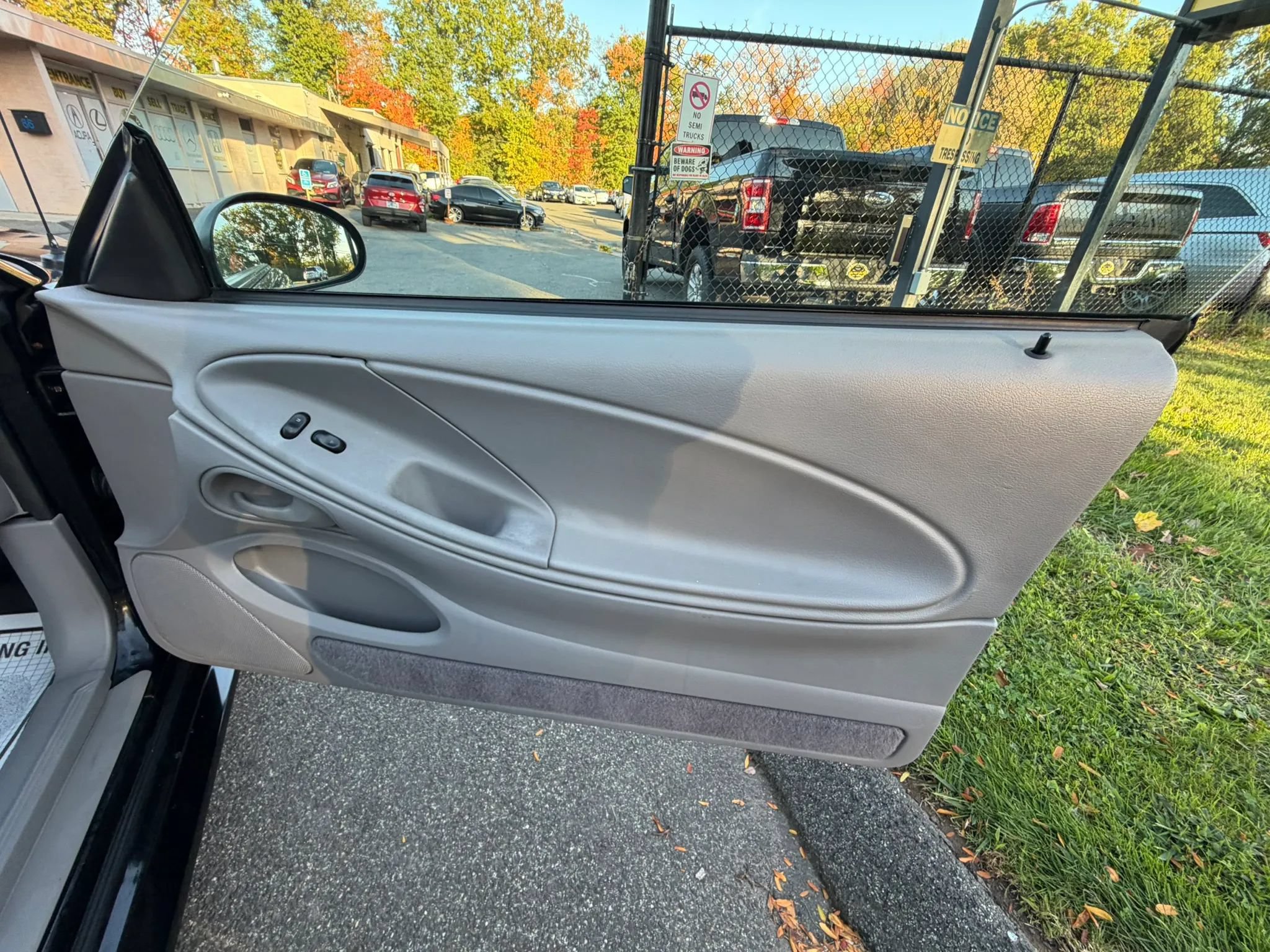 Used 1999 Ford Mustang Coupe RWD image 14