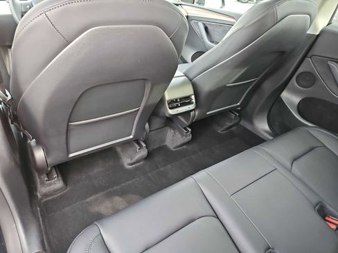 Used 2022 Tesla Model Y Performance image 18