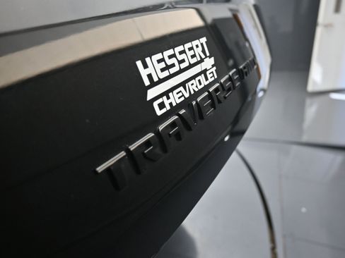 Used 2023 Chevrolet Traverse RS AWD/4WD image 40
