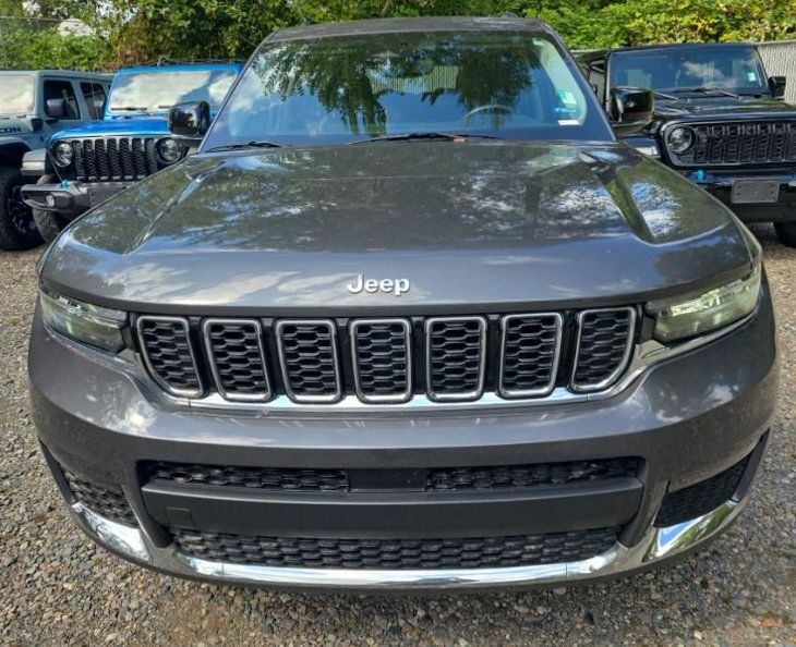Used 2022 Jeep Grand Cherokee L Limited AWD/4WD image 5