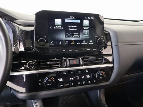 Used 2024 Nissan Pathfinder Platinum image 5