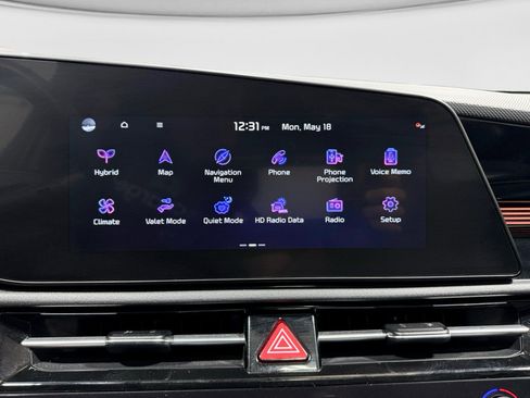 Used 2023 Kia Niro EX Touring FWD image 10