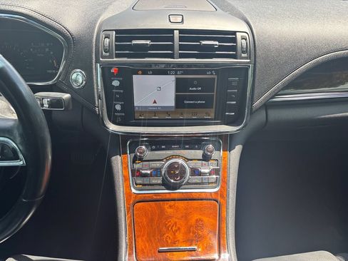 Used 2017 Lincoln Continental Reserve FWD image 19