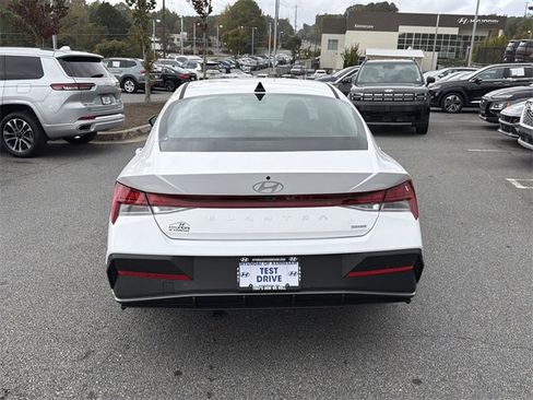 New 2026 Hyundai Elantra Blue image 6