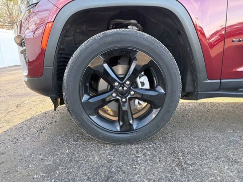 Used 2023 Jeep Grand Cherokee Altitude image 20