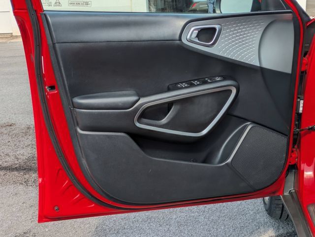 Used 2024 Kia Soul LX FWD image 6