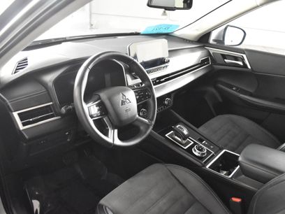 Used 2024 Mitsubishi Outlander SE