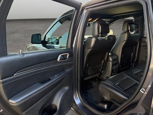 Used 2015 Jeep Grand Cherokee Overland image 12