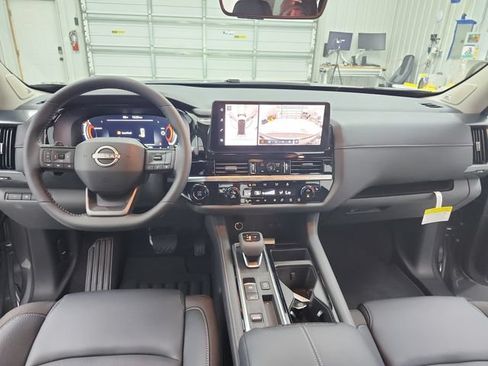 New 2026 Nissan Pathfinder SL w/ SL Premium Package FWD image 25