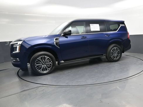 Used 2025 Nissan Armada SL AWD/4WD image 12