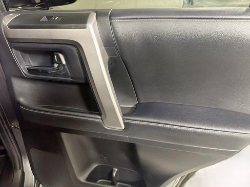 Used 2020 Toyota 4Runner Limited AWD/4WD image 30