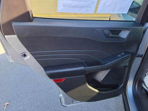 Used 2023 Ford Escape Active w/ Cold Weather Package image 9