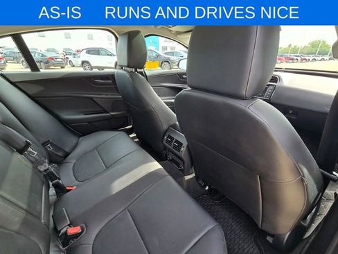 Used 2018 Jaguar XE Premium AWD/4WD image 10