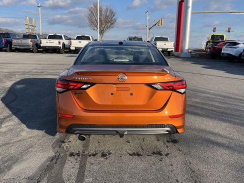 Used 2022 Nissan Sentra SR image 2