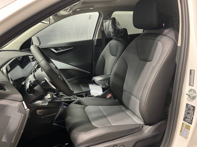 Used 2025 Kia Niro EX Touring FWD image 11
