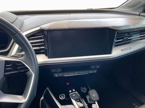 Used 2023 Audi Q4 e-tron Premium Plus w/ Premium Plus RWD image 6