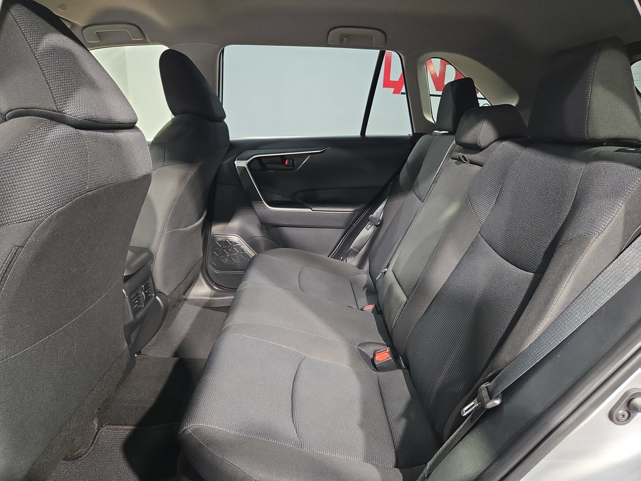 Certified 2025 Toyota RAV4 LE AWD/4WD image 34