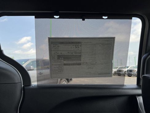 New 2026 Chrysler Pacifica Select image 40