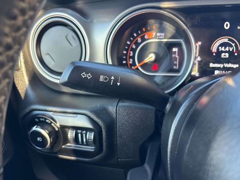 Used 2021 Jeep Wrangler Willys image 28