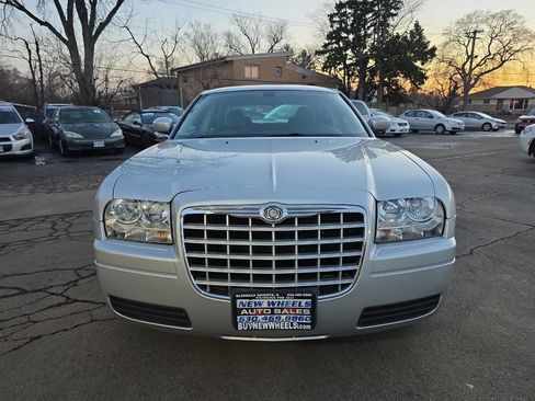 Used 2007 Chrysler 300 image 4