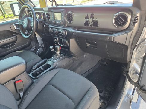 Used 2020 Jeep Gladiator Sport w/ Trailer Tow Package AWD/4WD image 24