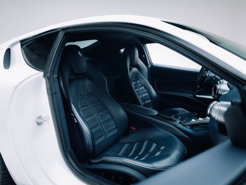 Used 2019 Ferrari 812 Superfast RWD image 30