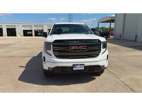 Used 2025 GMC Sierra 1500 AT4 image 3