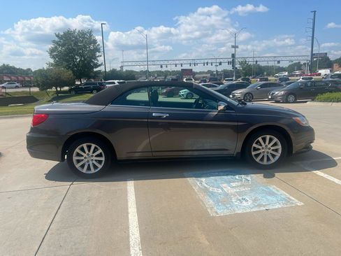 Used 2014 Chrysler 200 Touring FWD image 13