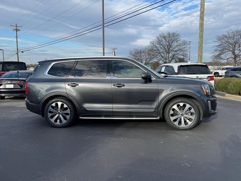 Certified 2022 Kia Telluride EX w/ EX Premium Package image 2