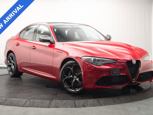 Used 2023 Alfa Romeo Giulia Estrema AWD/4WD image 1