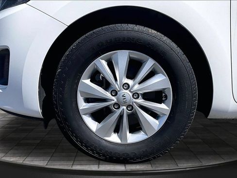 Used 2017 Kia Sedona LX FWD image 9