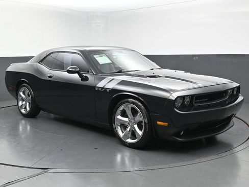 Used 2013 Dodge Challenger R/T Plus RWD image 3