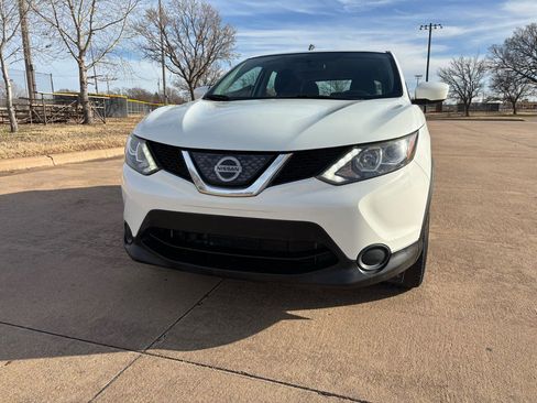 Used 2018 Nissan Rogue Sport S w/ S Appearance Package image 4