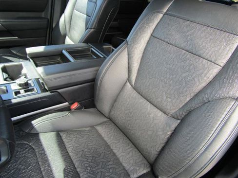 Used 2022 Toyota Tundra CrewMax w/ TRD Off-Road Pkg w/ TRD Off-Road Premium Package AWD/4WD image 26