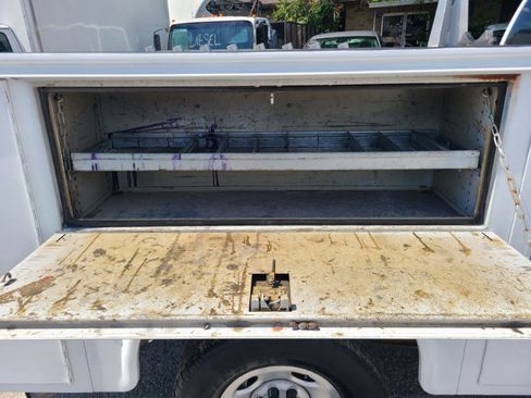 Used 2006 Chevrolet Silverado 2500 W/T w/ Heavy-Duty Power Package image 28