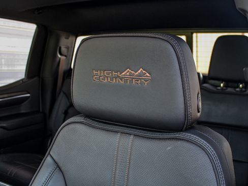 Used 2024 Chevrolet Silverado 1500 High Country w/ Technology Package AWD/4WD image 24