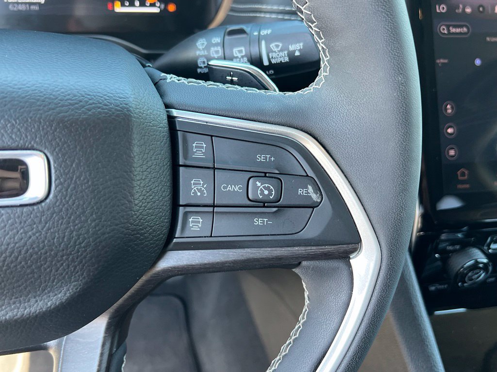 Used 2023 Jeep Grand Cherokee Limited AWD/4WD image 30