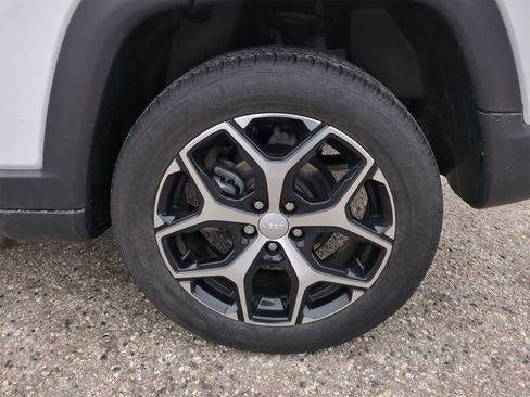 Certified 2024 Jeep Compass Limited image 14