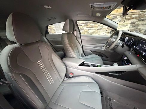 Used 2022 Hyundai Elantra SEL w/ Convenience Package image 15