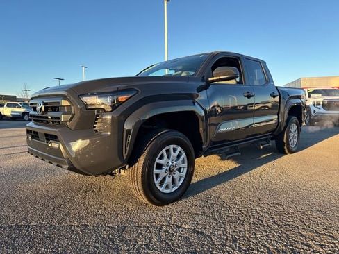 Used 2024 Toyota Tacoma SR5 image 2
